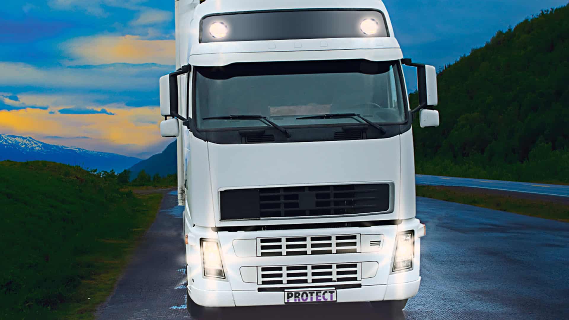 LKW mit Eagle Eyes Blaulichtschutz-Gläsern