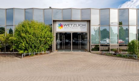 Brillenglashersteller Wetzlich - 90 Jahre Wetzlich: Deutsche Qualität und Zuverlässigkeit