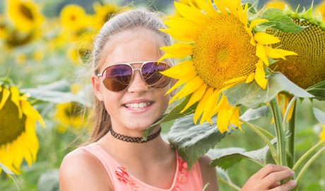 Frühlingssonne: Kinderaugen vor UV- und Infrarotstrahlen schützen